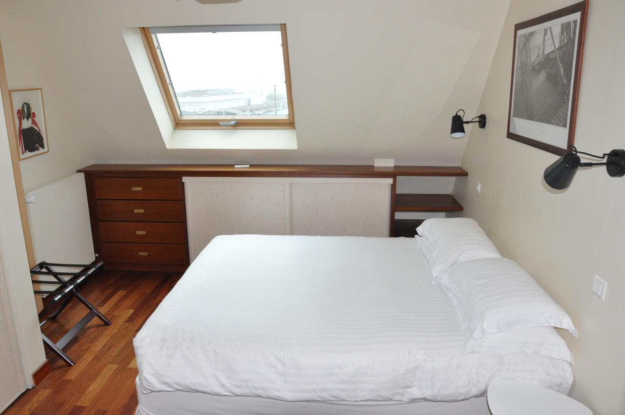 Logis Du Port Hotel 3*
